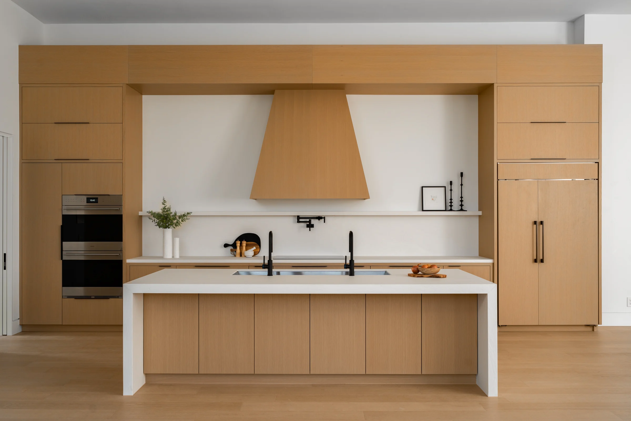 Custom oak kitchen by Luxury Carpentry